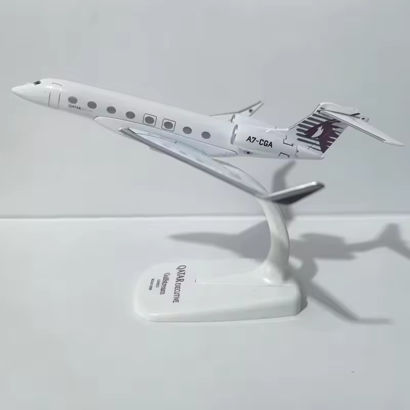 Model Kit Walmart - 1/200 スケールカタール航空ガルフストリーム G650 飛行機モデルおもちゃキットダイキャスト合金飛行機モデルスタンド付き子供のおもちゃギフト用