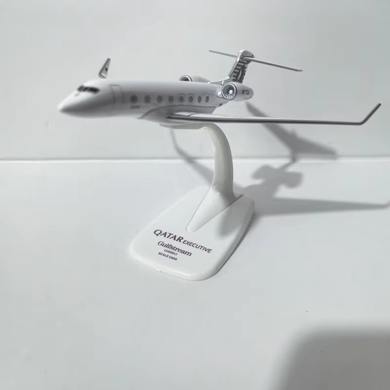 1/200 スケールカタール航空ガルフストリーム G650  - Model Kit Walmart のレビューと価格