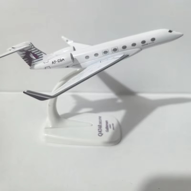 1/200 スケールカタール航空ガルフストリーム G650  - Model Kit Walmart のレビューと価格